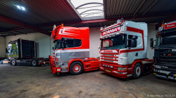 20251019-Tom-Holding-00286